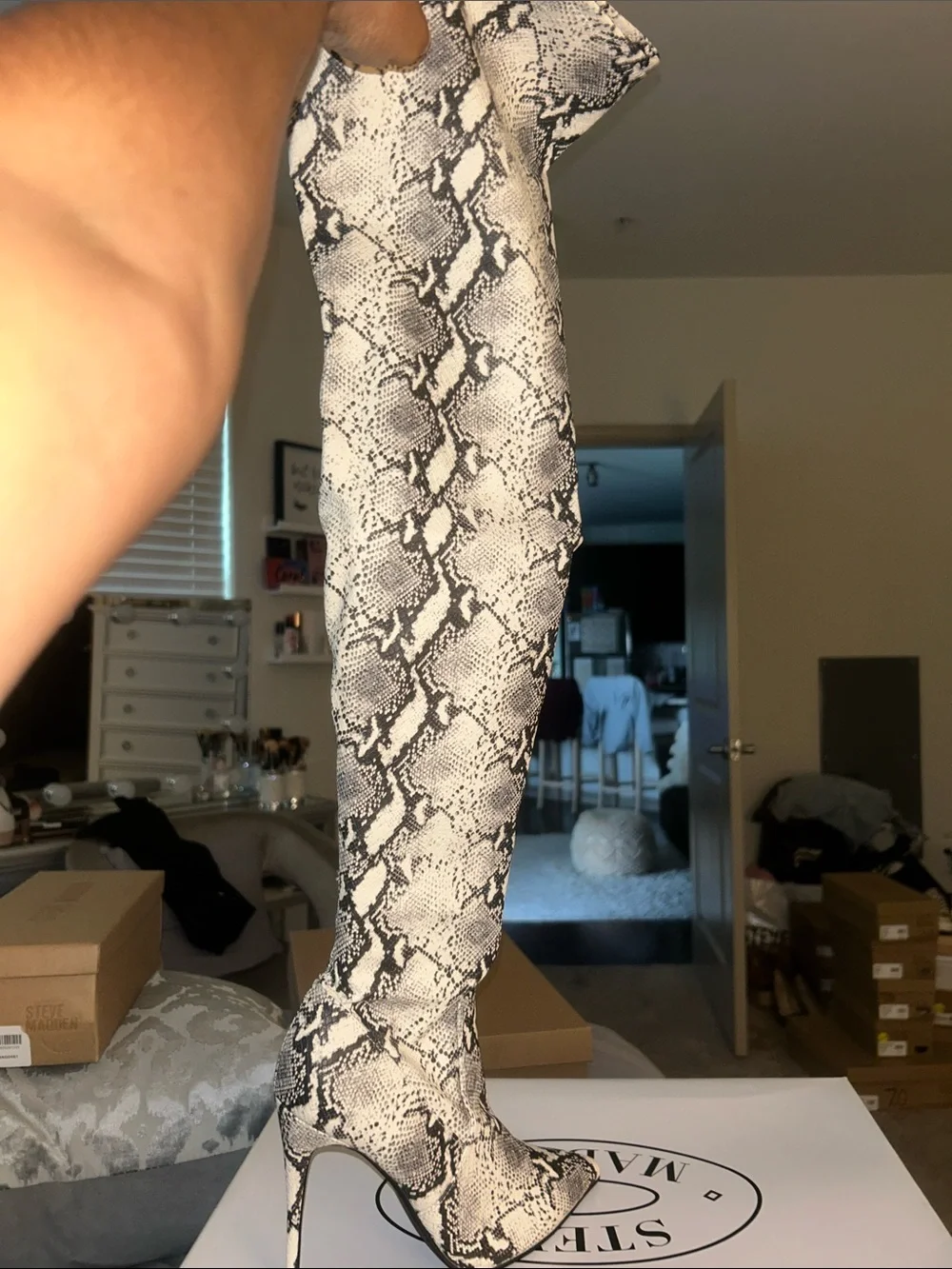 Dominique Snake-Print thigh-high  Boot in White and Black ( fake leather)
